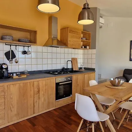 Petrasicula Holiday home *